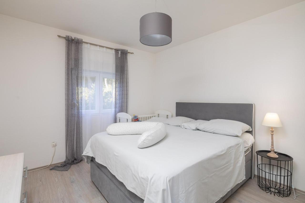 Apartments Sunshine Rays Дуче Екстер'єр фото