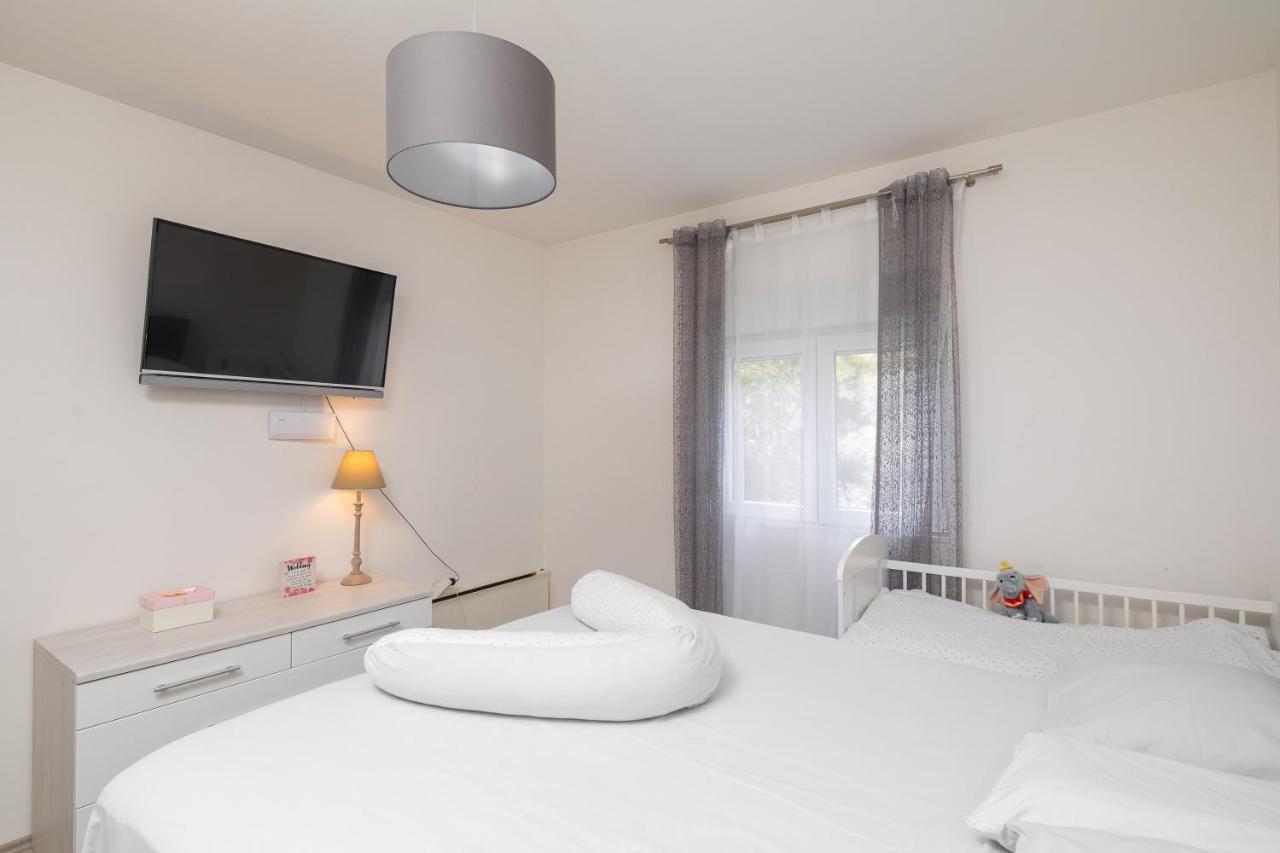 Apartments Sunshine Rays Дуче Екстер'єр фото